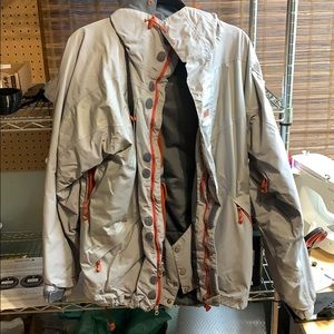 Winter Jacket - Helly Hansen - Name Brand